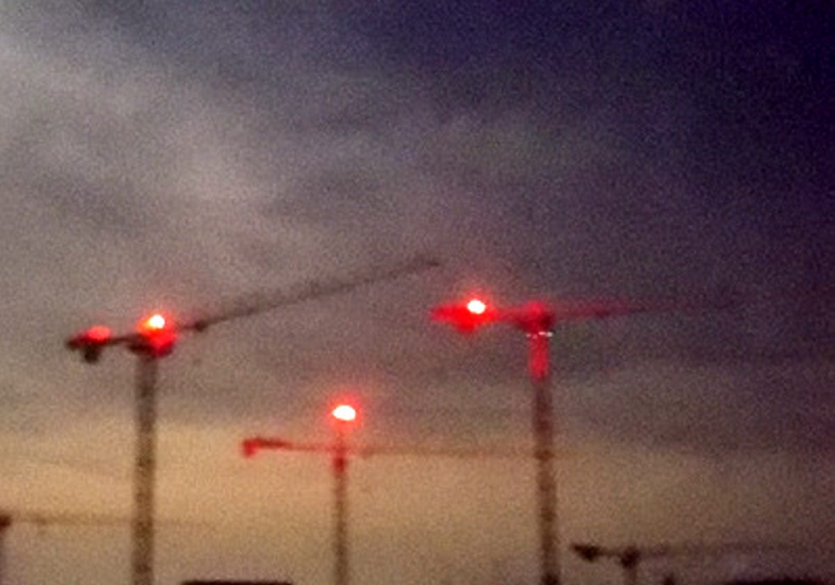 As £50K reward offered to catch Gatwick drones police called to these suspicious lights