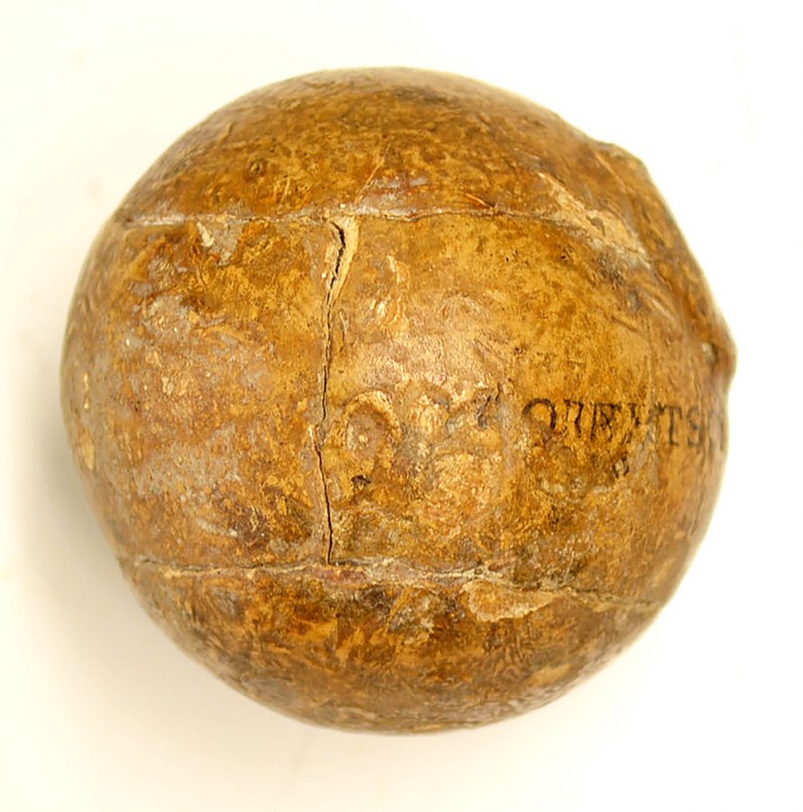 Professional golf balls made in Britain almost 200 years ago has fetched large fee at auction