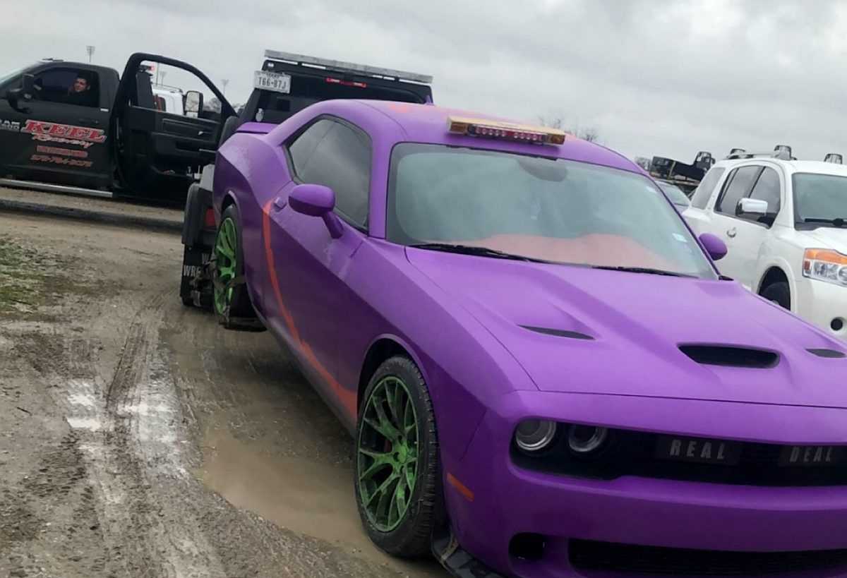 American football player Terrance Williams’ beloved Dodge Hellcat is REPOSSESSED