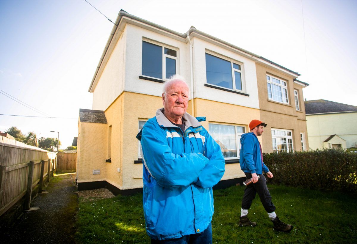 Couple can’t sell their home of fifty years – after it emerged there is a FOOTPATH through front room