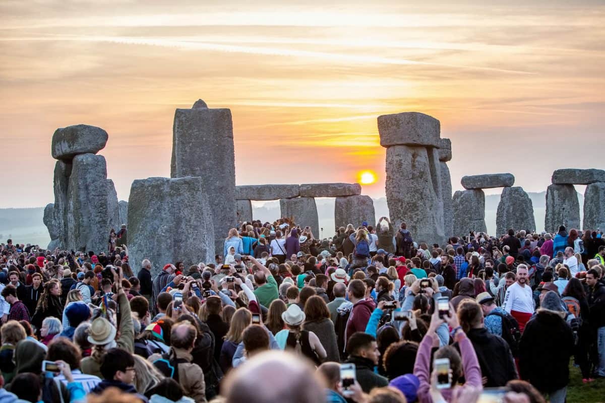 People & animals traveled from all over Britain for huge ‘feasts’ near Stonehenge more than 4,000 years ago