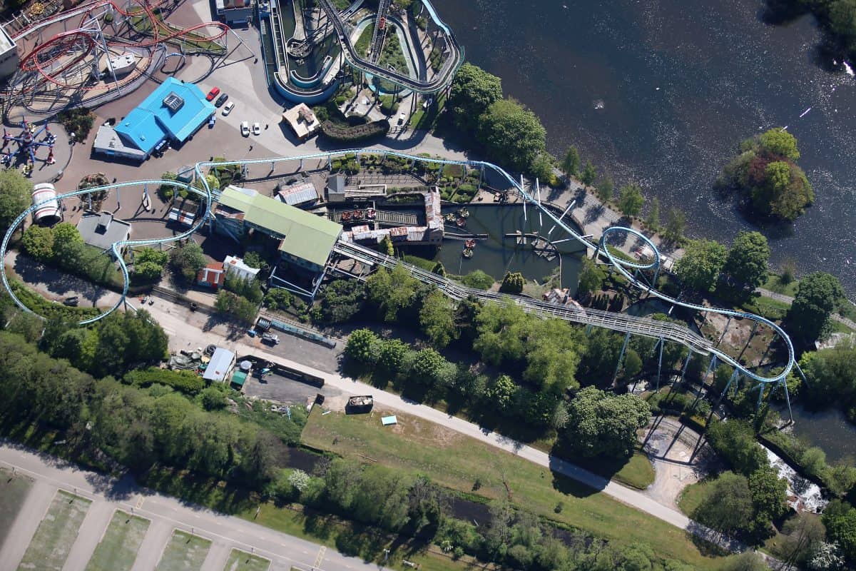 Thrillseekers stranded 100ft in air as theme park rollercoaster breaks down