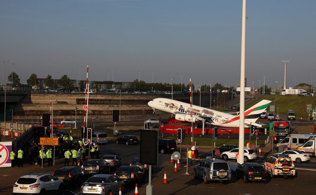 climate protestors at Heathrow (c) SWNS