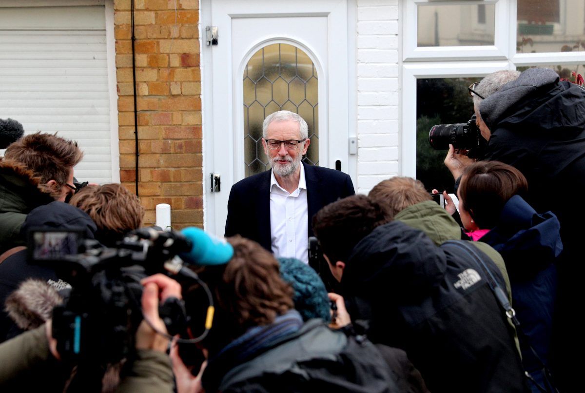 Jeremy Corbyn insists public should have final say on any Brexit deal