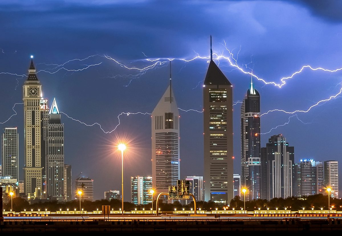 Incredible pictures show HORIZONTAL lightning striking across Dubai’s skyline