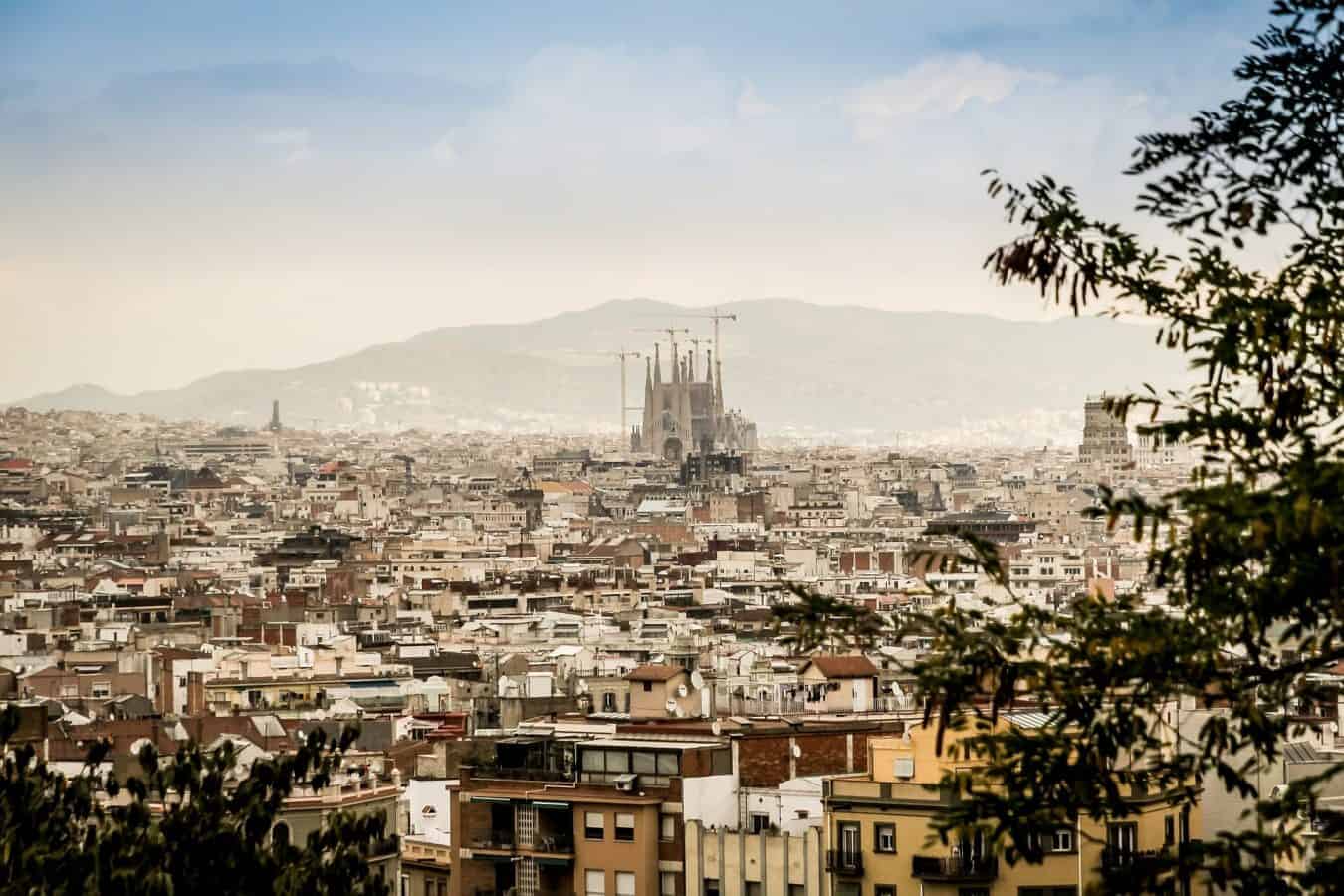The advantages of booking a hotel in the outskirts of Barcelona