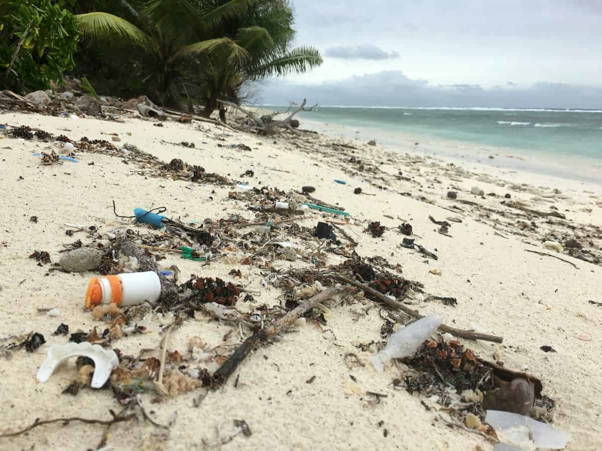 Tropical islands suffocated by 414 million pieces of plastic