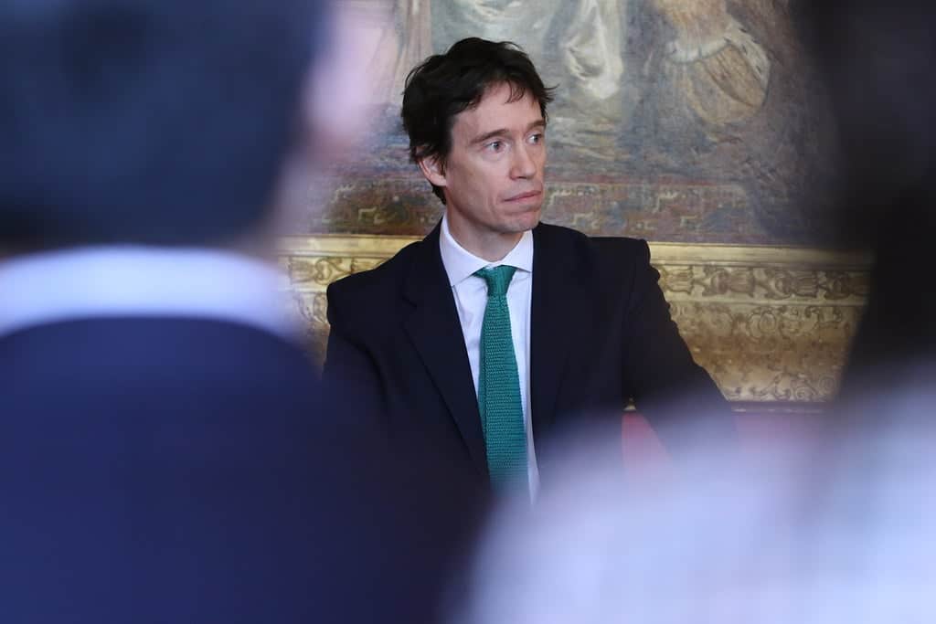 Rory Stewart pulls out of mayoral race