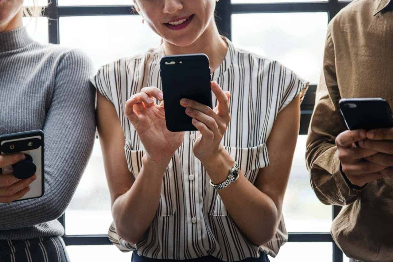 New mobile phone switching rules come into effect on Monday