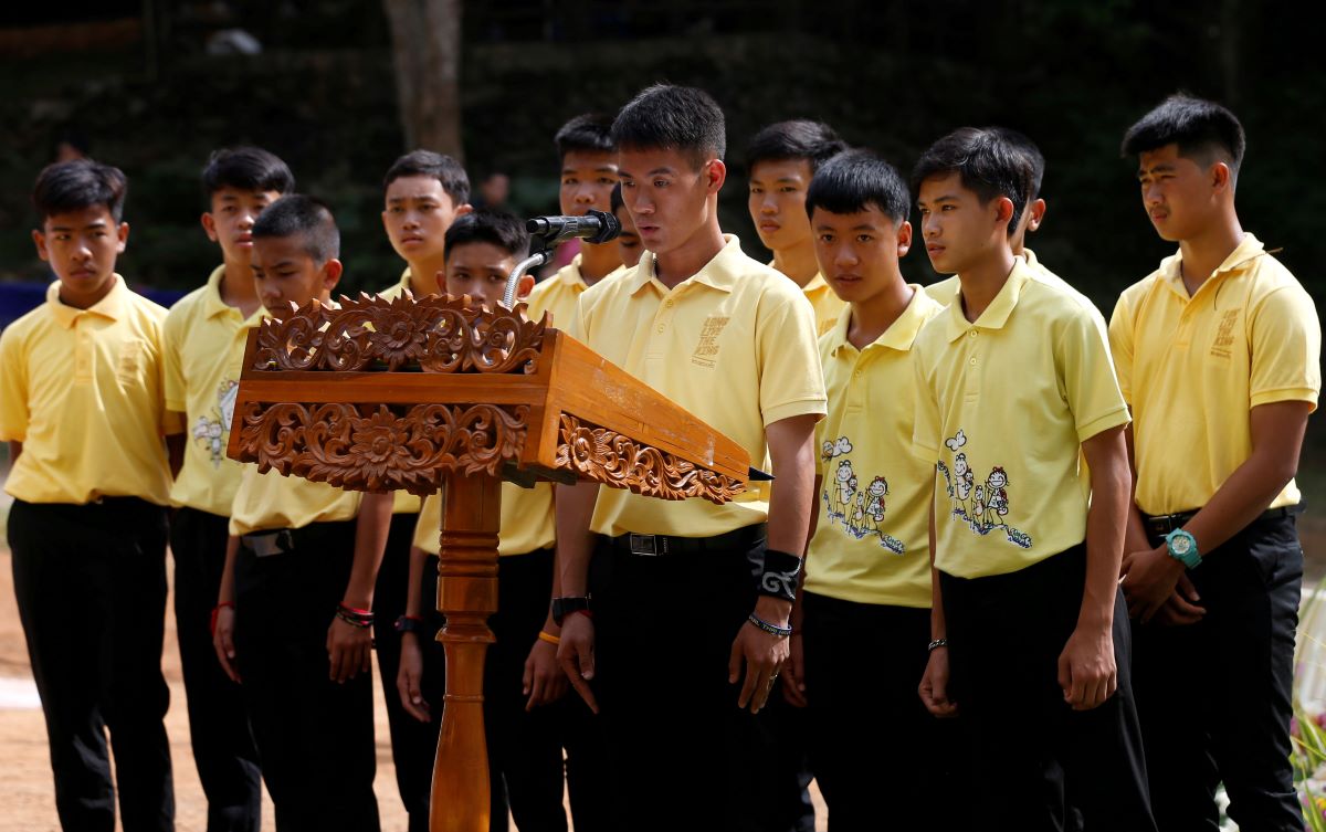 A year on Thailand’s rescued ‘cave boys’ honour diver who died