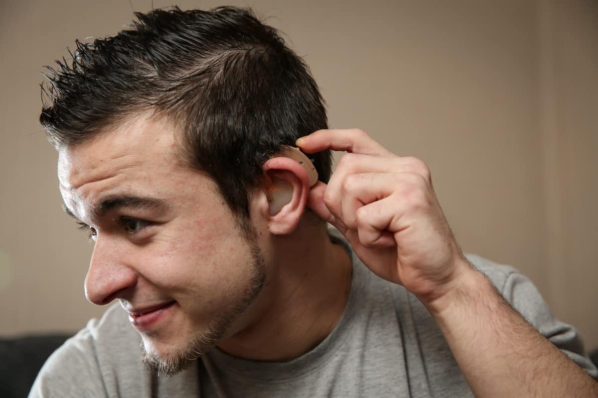 Wearing a hearing aid may help stave off dementia