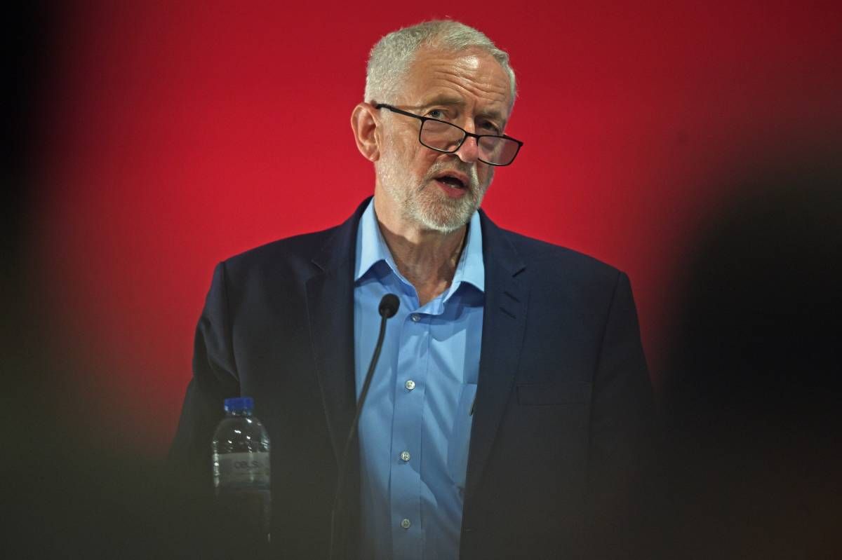 Jeremy Corbyn fails test of leadership, say Labour peers in Guardian newspaper ad