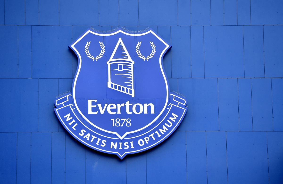 Everton sign midfielder from Manchester City