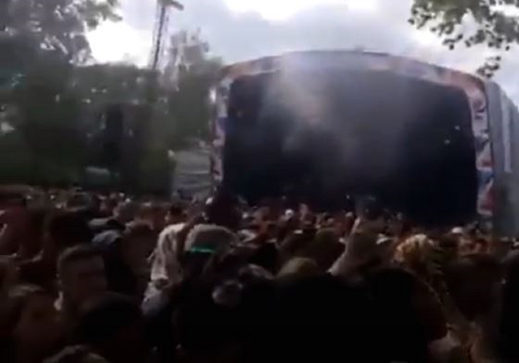 Wireless Festival fans complain of overcrowding and safety fears