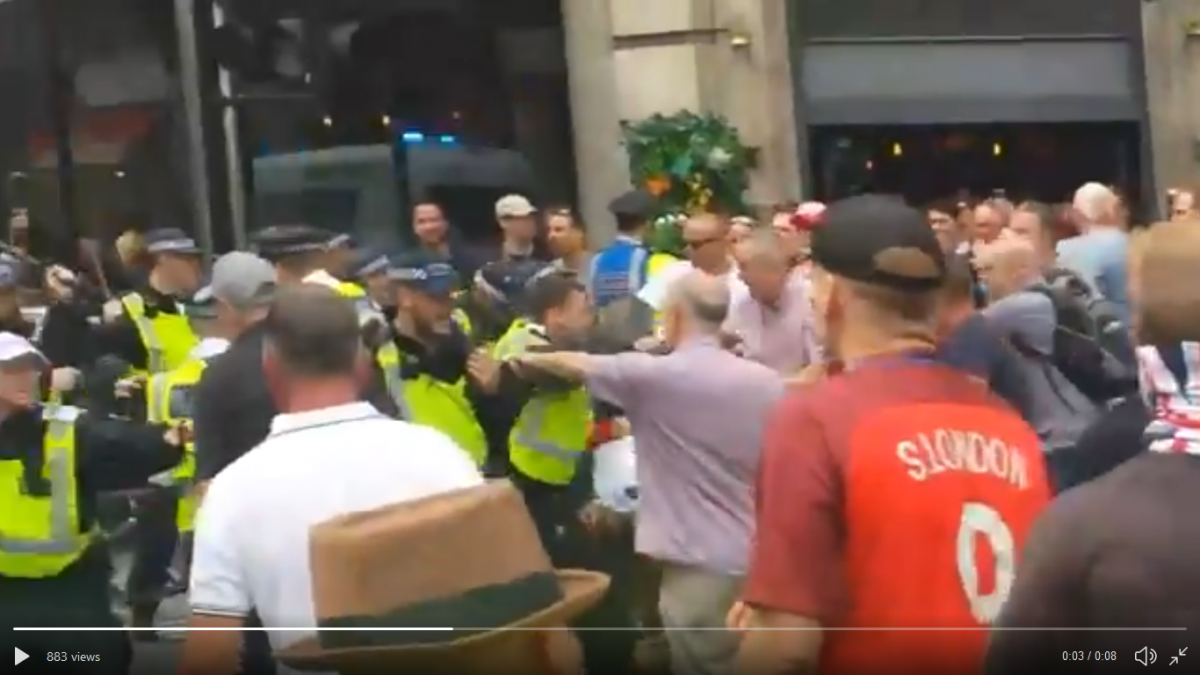 Police clashing with Robinson supporters outside All Bar One (c) Chris Hobbs
