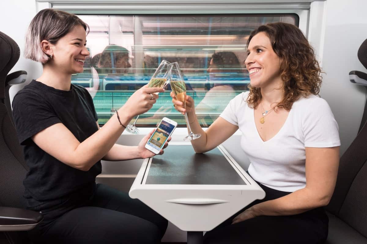 Eurostar launches ‘press for champagne’ button