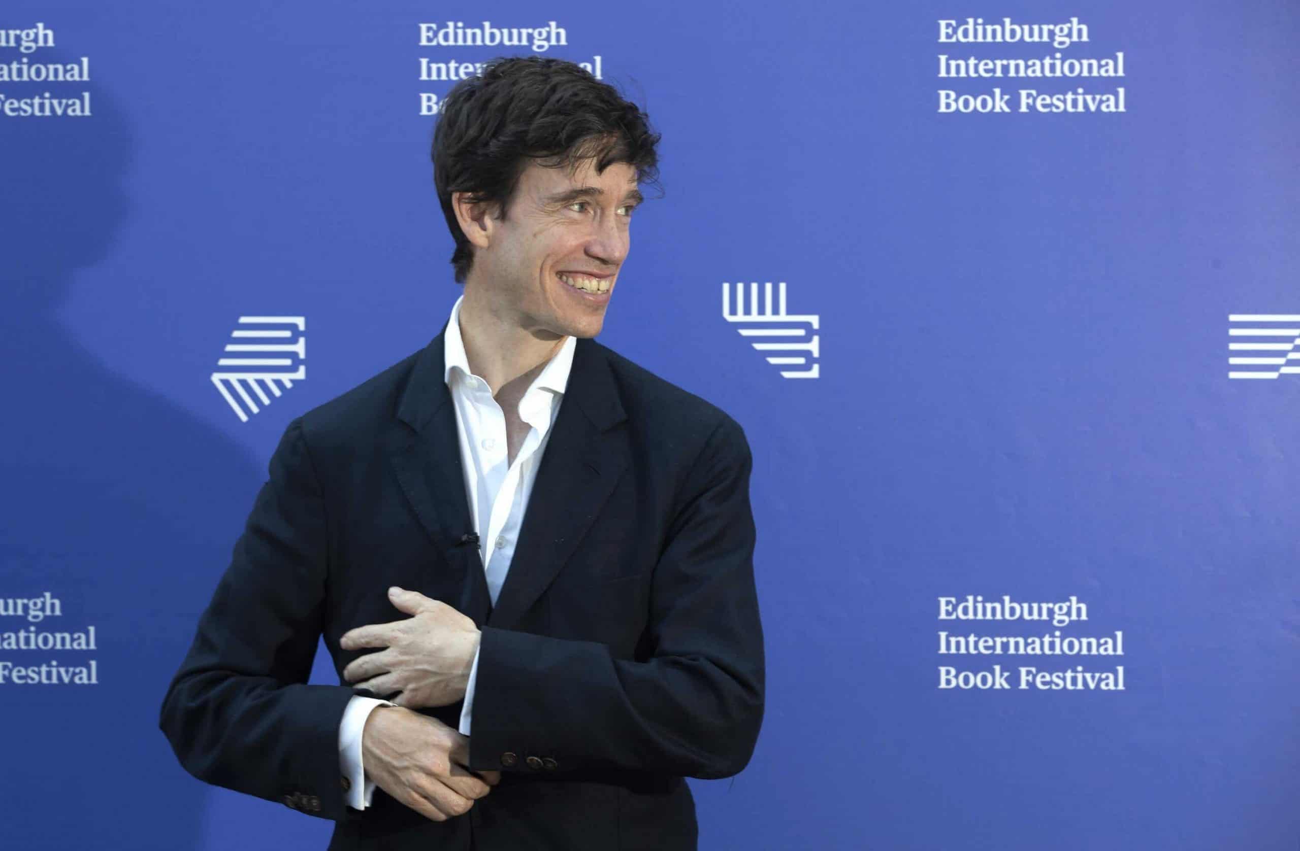 Rory Stewart says centre is a “lonely place to be” as extremities collide