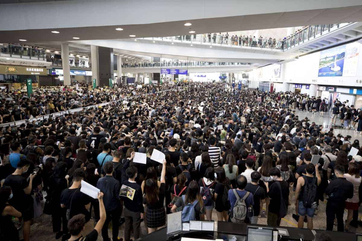 Flights cancelled in Hong Kong over protests
