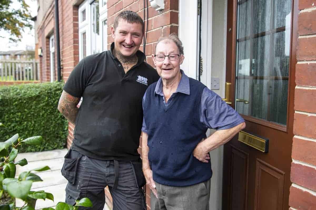 Kind-hearted workman built step for pensioner after learning he had fallen – in exchange for a cup of tea & a chat