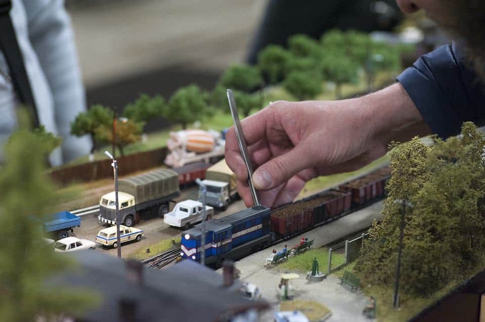 Hornby plans to make Brexit-themed model train that gets “stuck between stations”