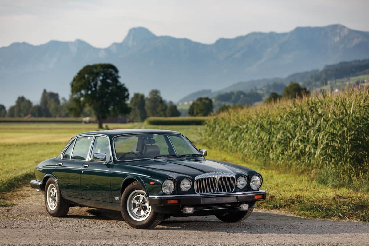 Queen’s former Daimler saloon car to go on sale at auction