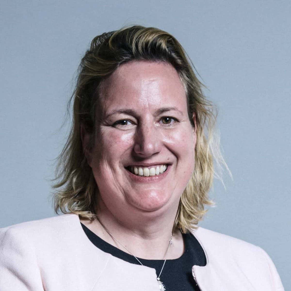 Antoinette Sherratt (Sandbach) : UK Parliament official portrait 2017.