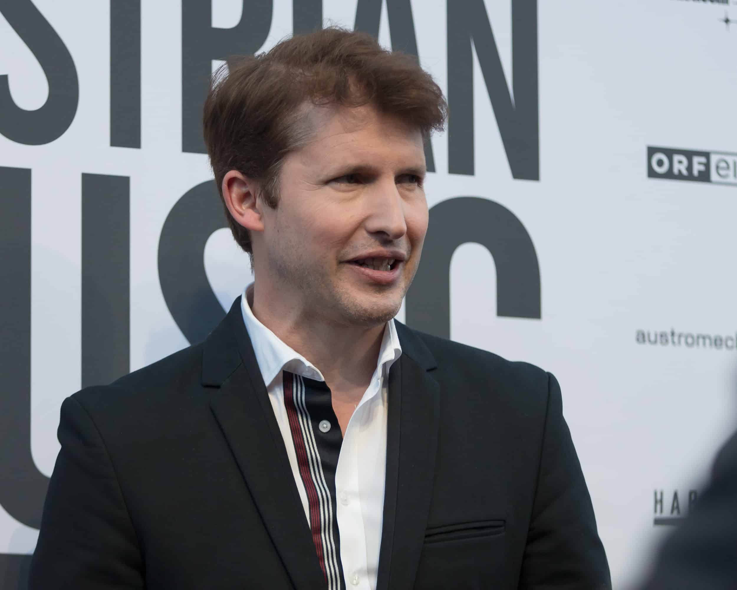James Blunt offers help after New Zealand plays Barry Manilow to repel parliament protesters