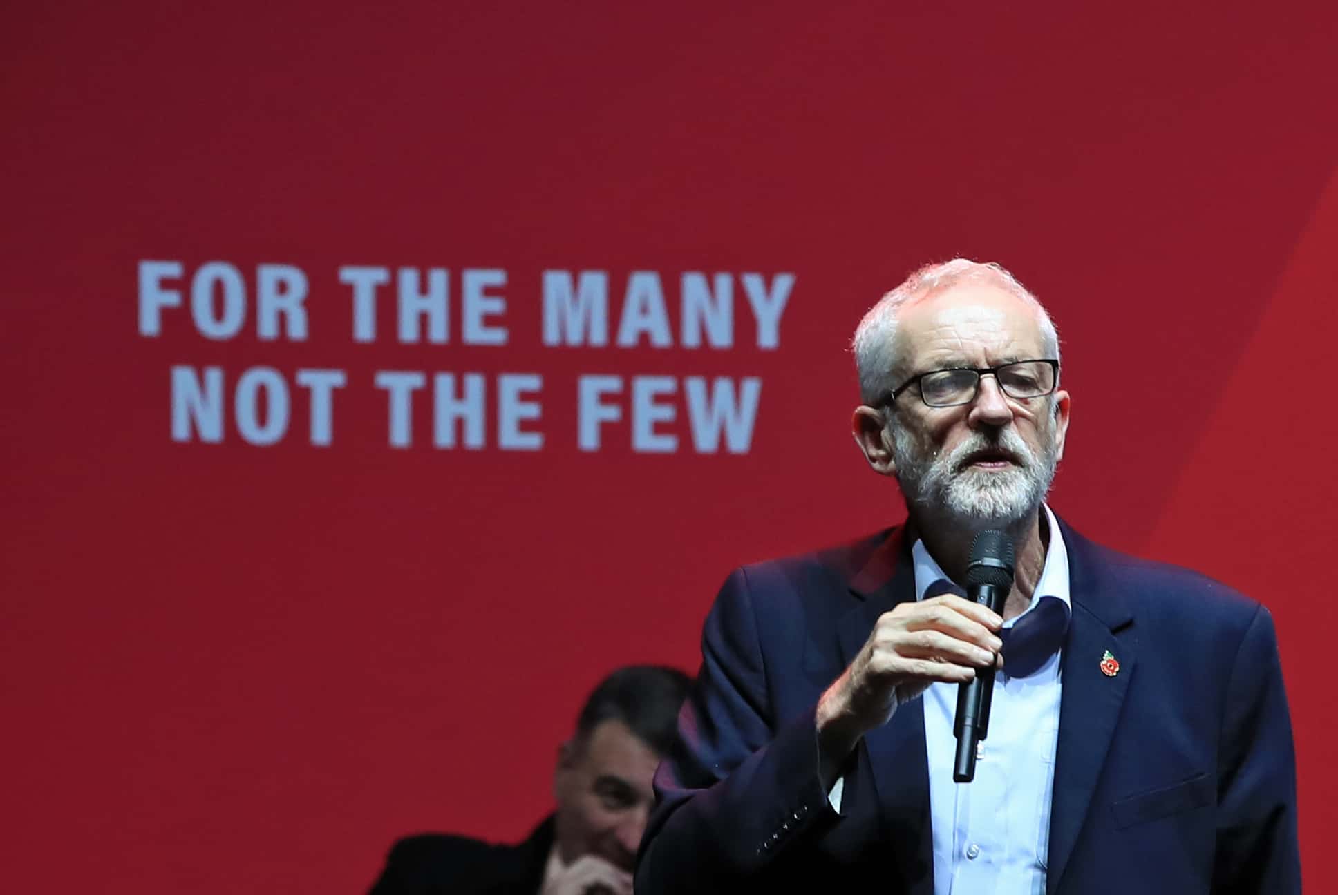 Corbyn outlines plan to re-nationalise bus services
