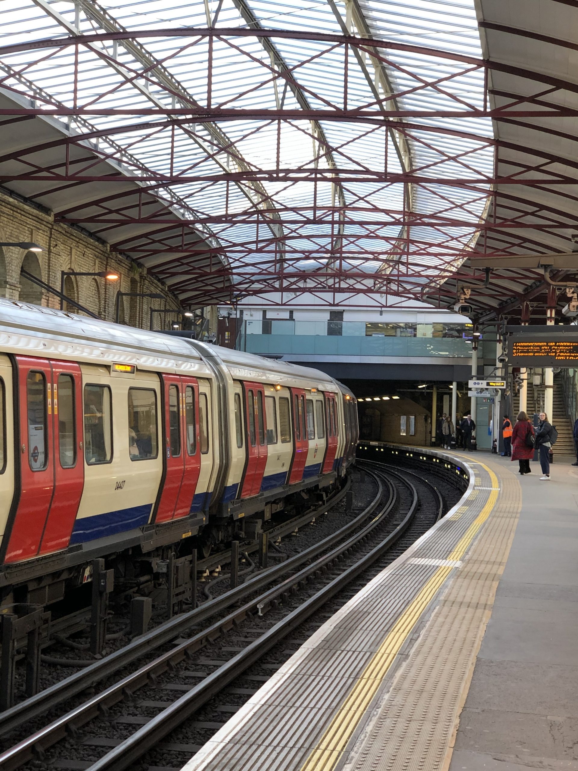 Coronavirus UK – Train passenger numbers fall as workers stay at home