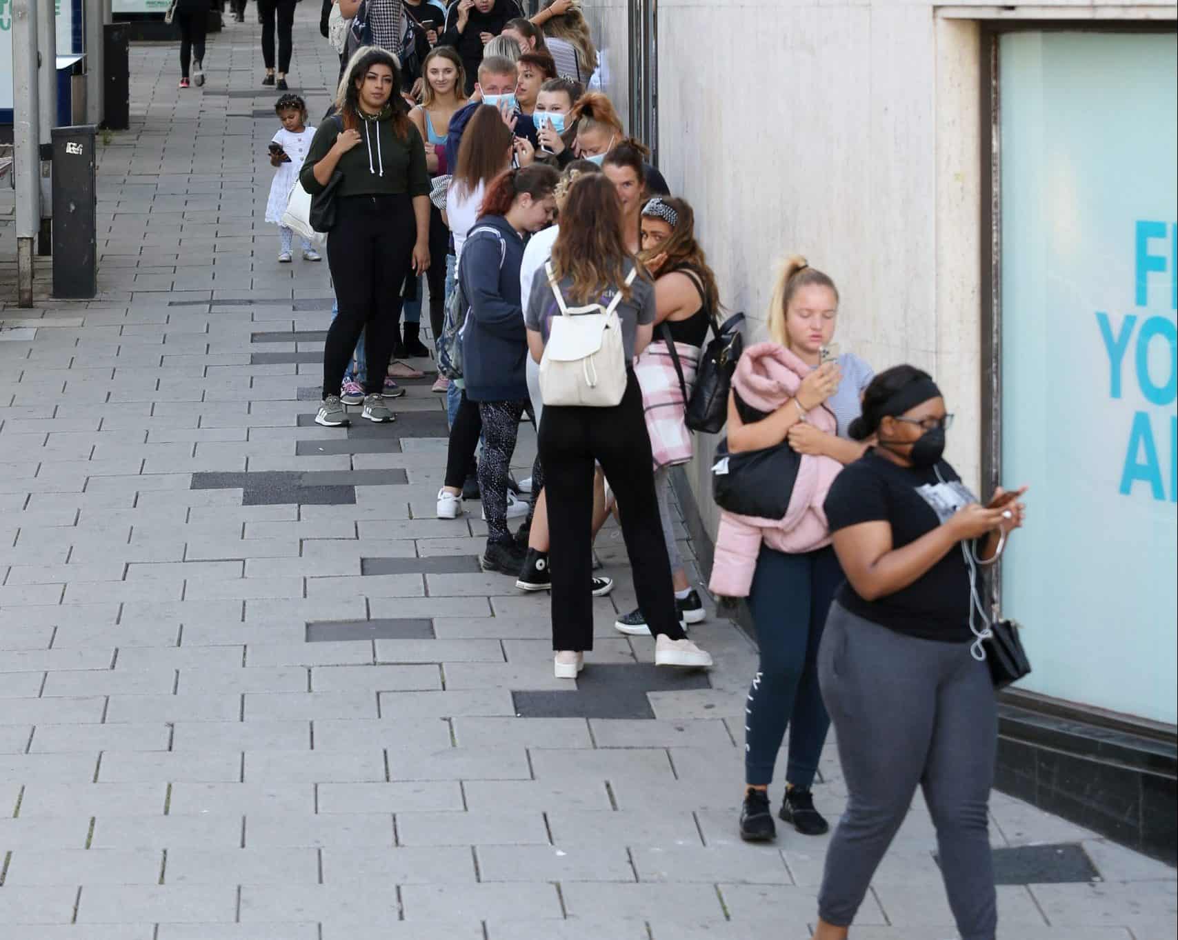 Video – Shoppers queued outside world’s biggest Primark overnight