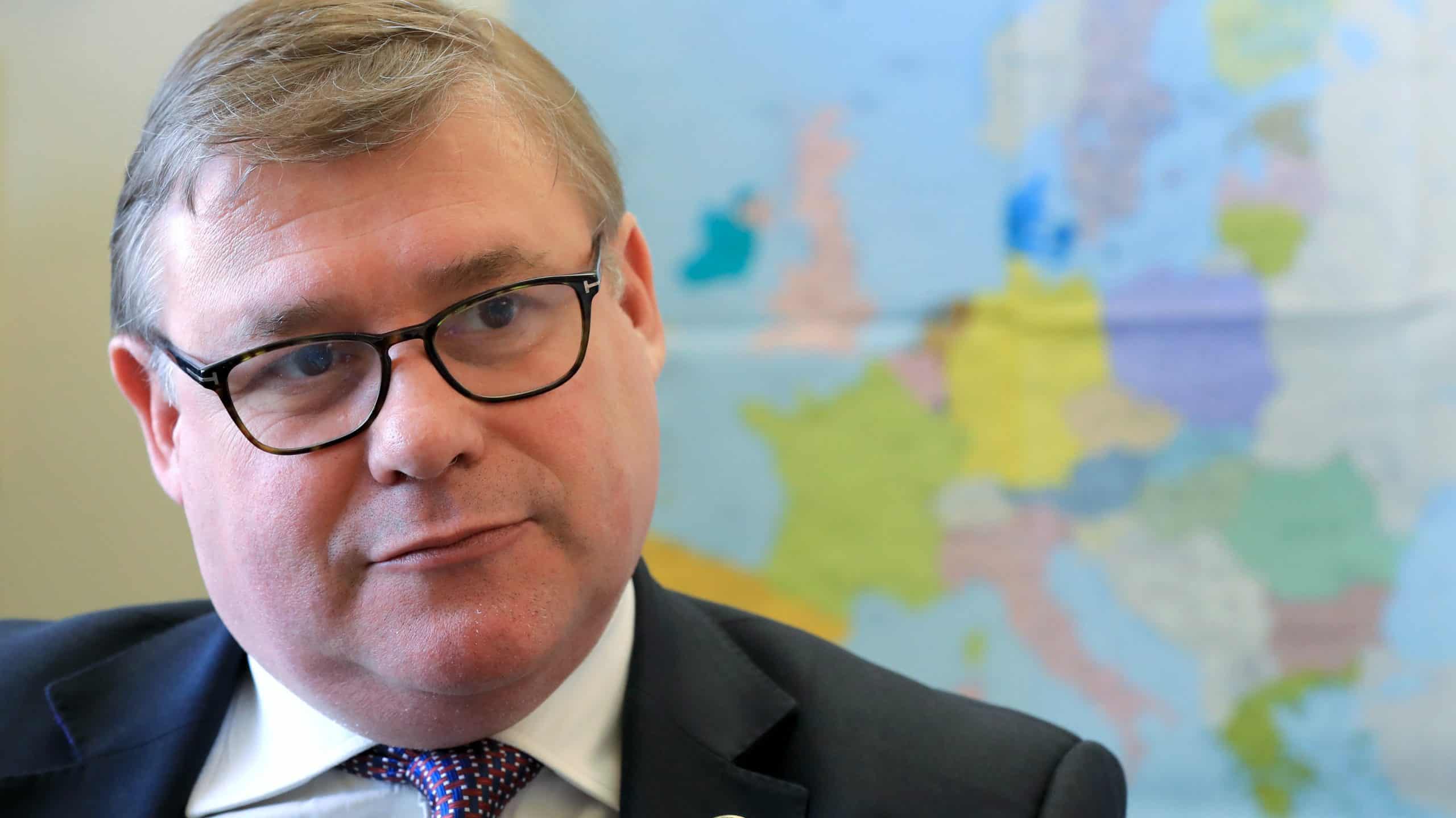 Mark Francois mocked after warning general ‘Cummings is going to sort you out’
