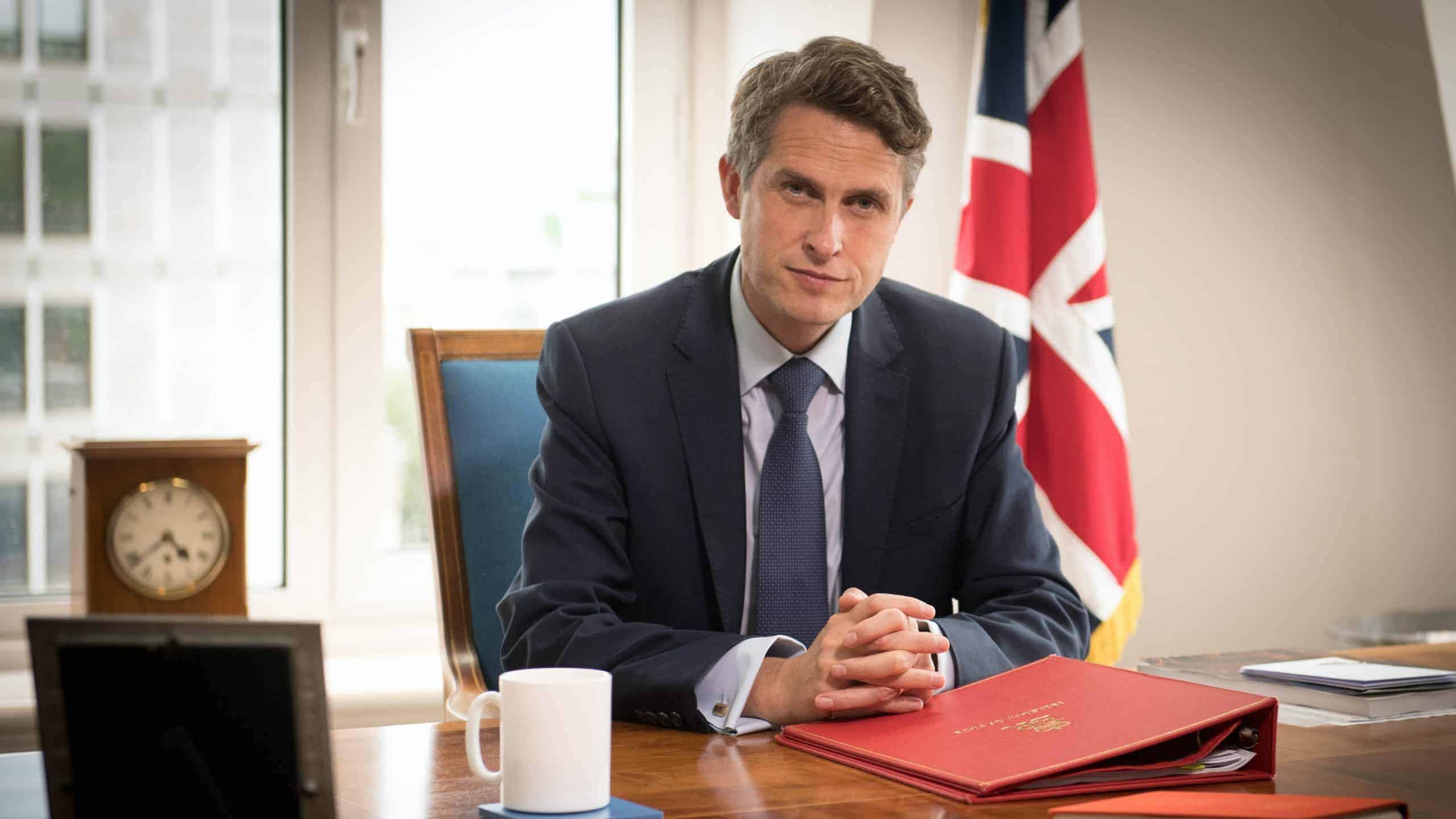 People are concerned with Gavin Williamson’s apology picture
