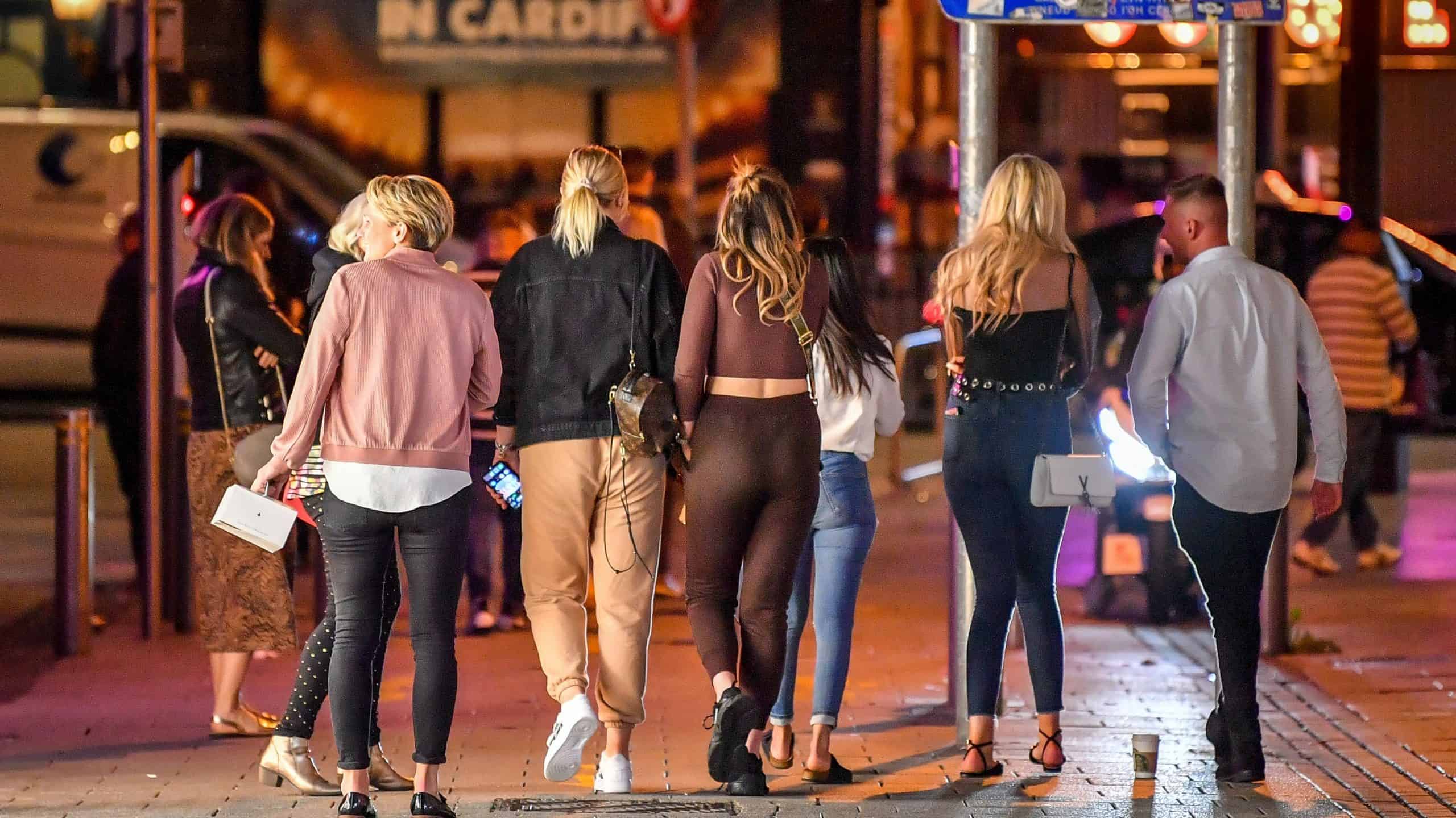 From £10 off to a 10pm curfew: Struggling hospitality sector reacts to new measures