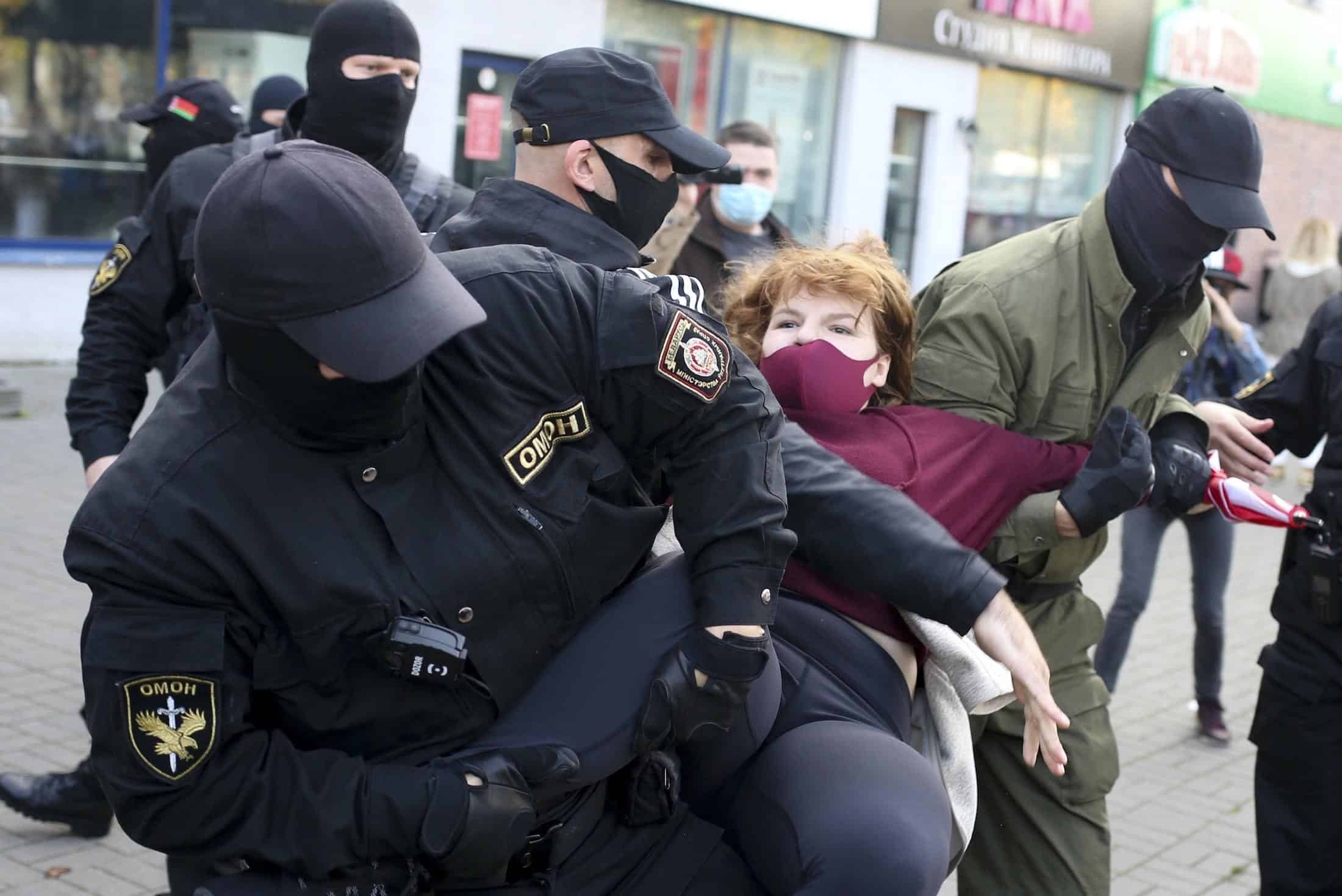 Video – 200 women arrested by Belarusian police at opposition protest