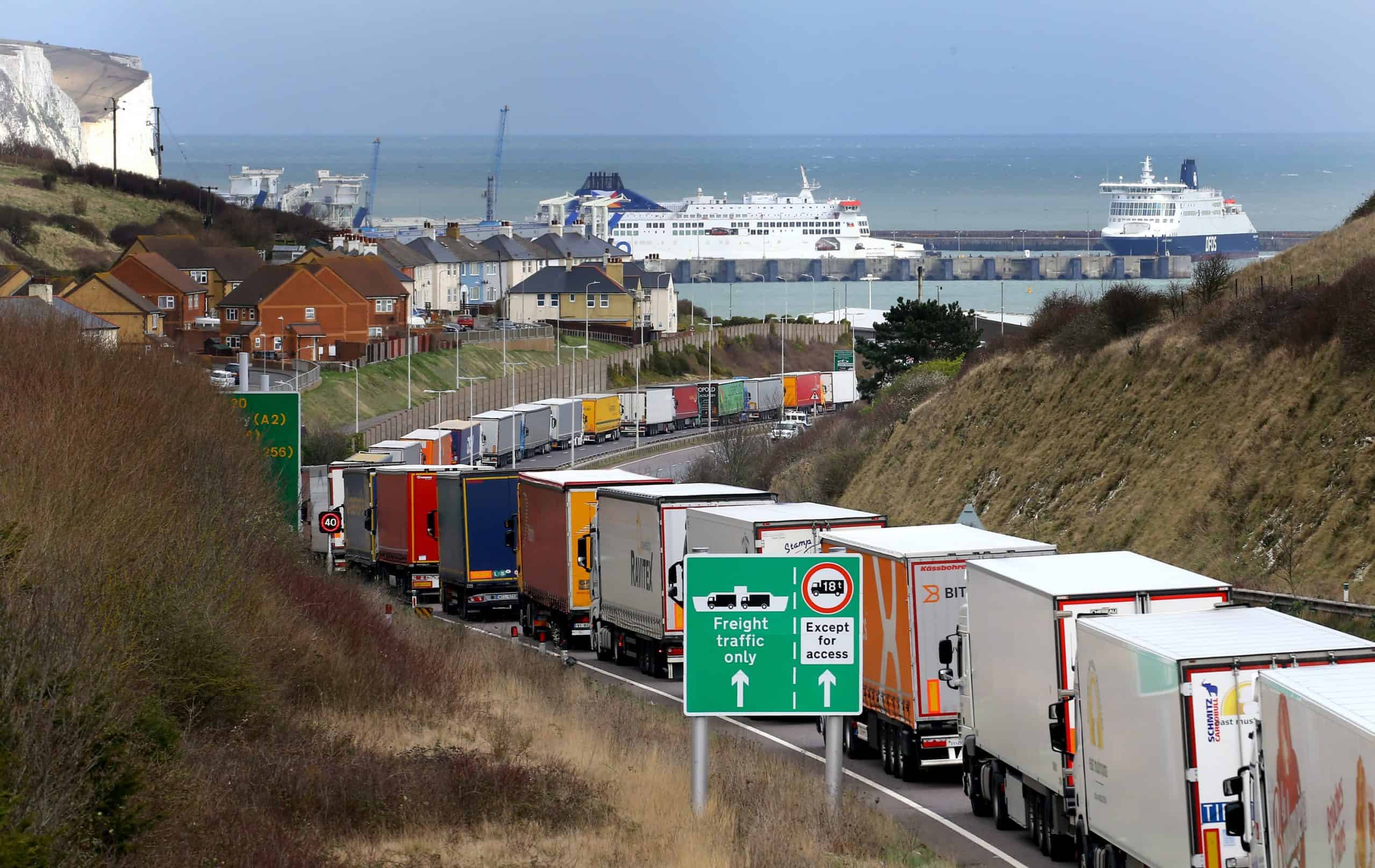 Scheme to hire 50,000 Brexit customs officers ‘is funding staff poaching’