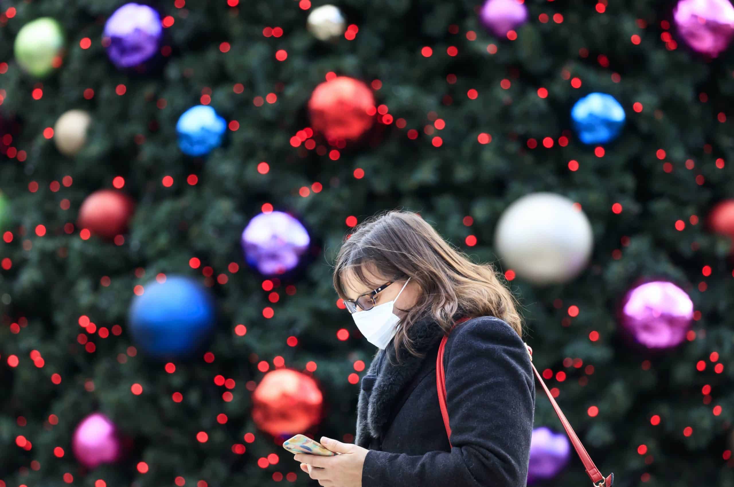 Christmas free-for-all could double infection rates, SAGE warns