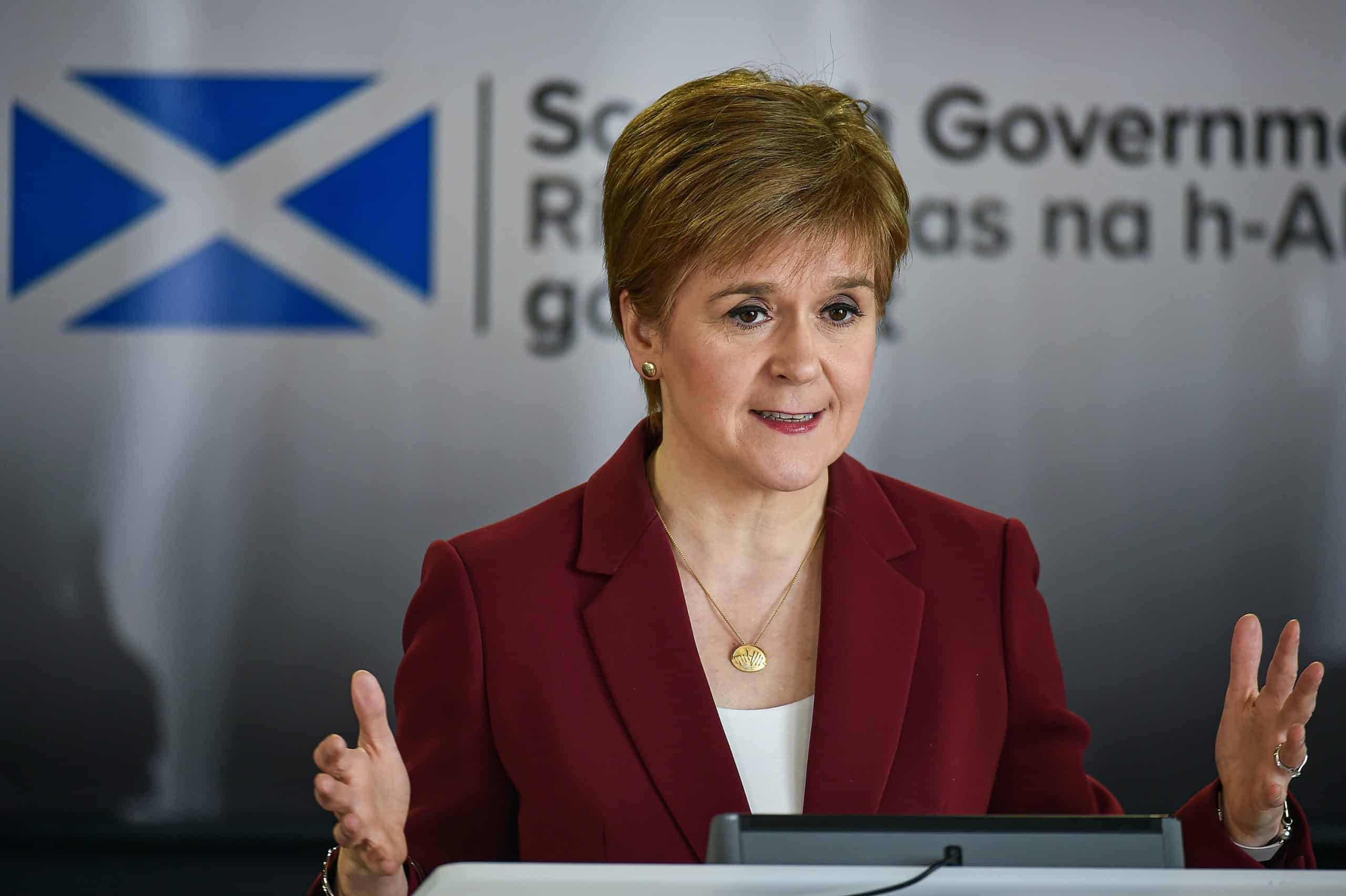 Hard Scottish border: Sturgeon sends in extra police to keep out English