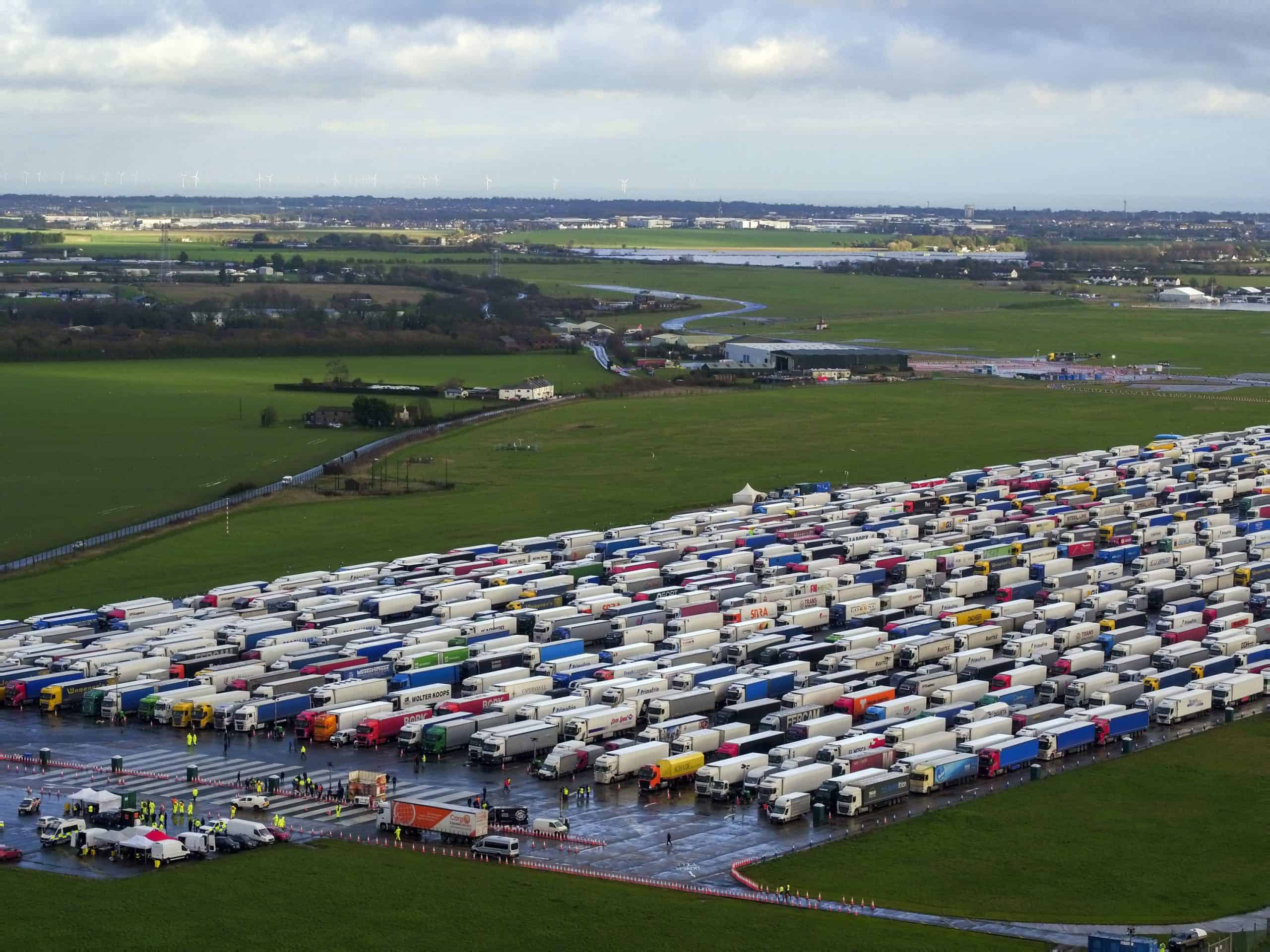 Easy for him to say? Shapps calls for ‘patience’ as thousands of lorry drivers remain stranded