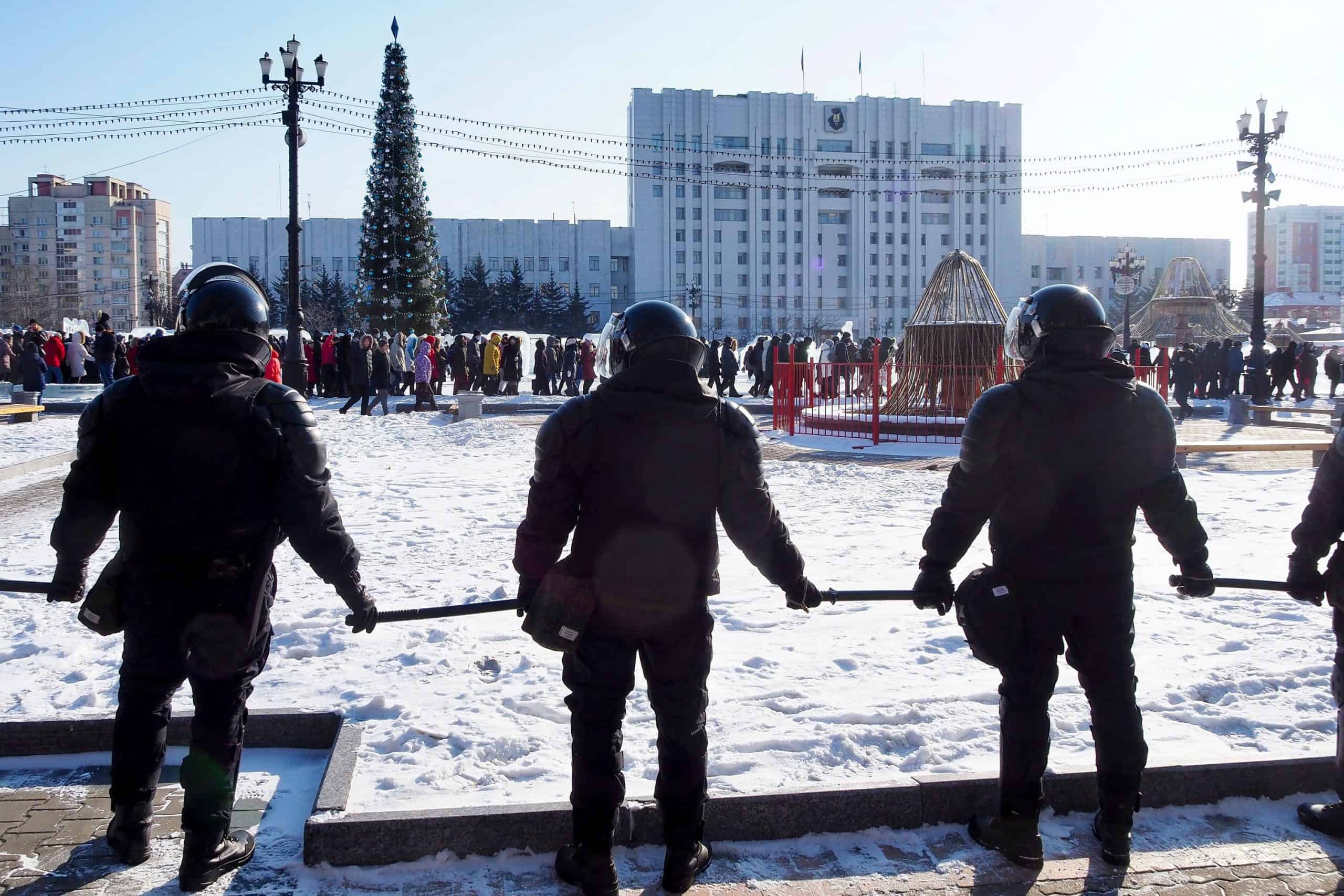 Hundreds of Russians arrested in mass protests for Navalny’s release