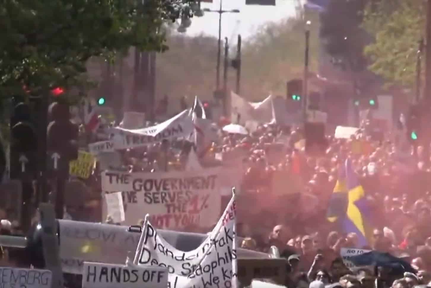 Thousands of anti-lockdown protesters take to the streets in London