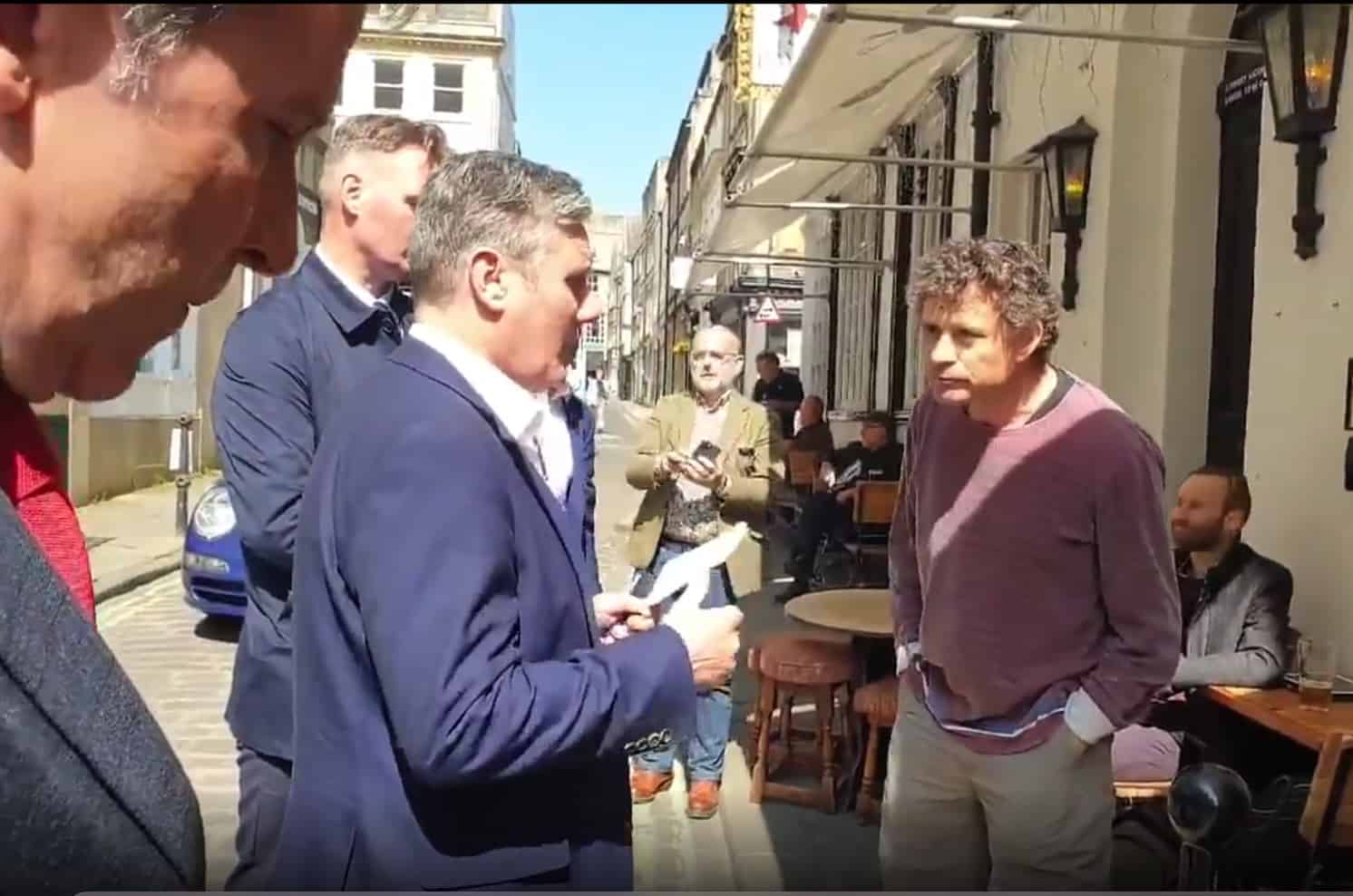 Starmer confronted by shouty pub landlord in Bath