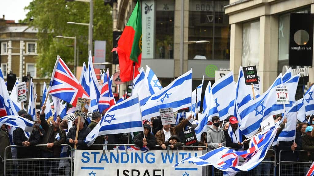 Tommy Robinson trends after former EDL man is spotted at pro-Israel march in London