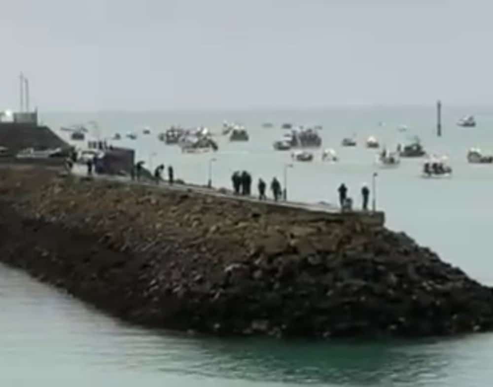 French official says “we’re ready for war” as police vessels arrive in Jersey