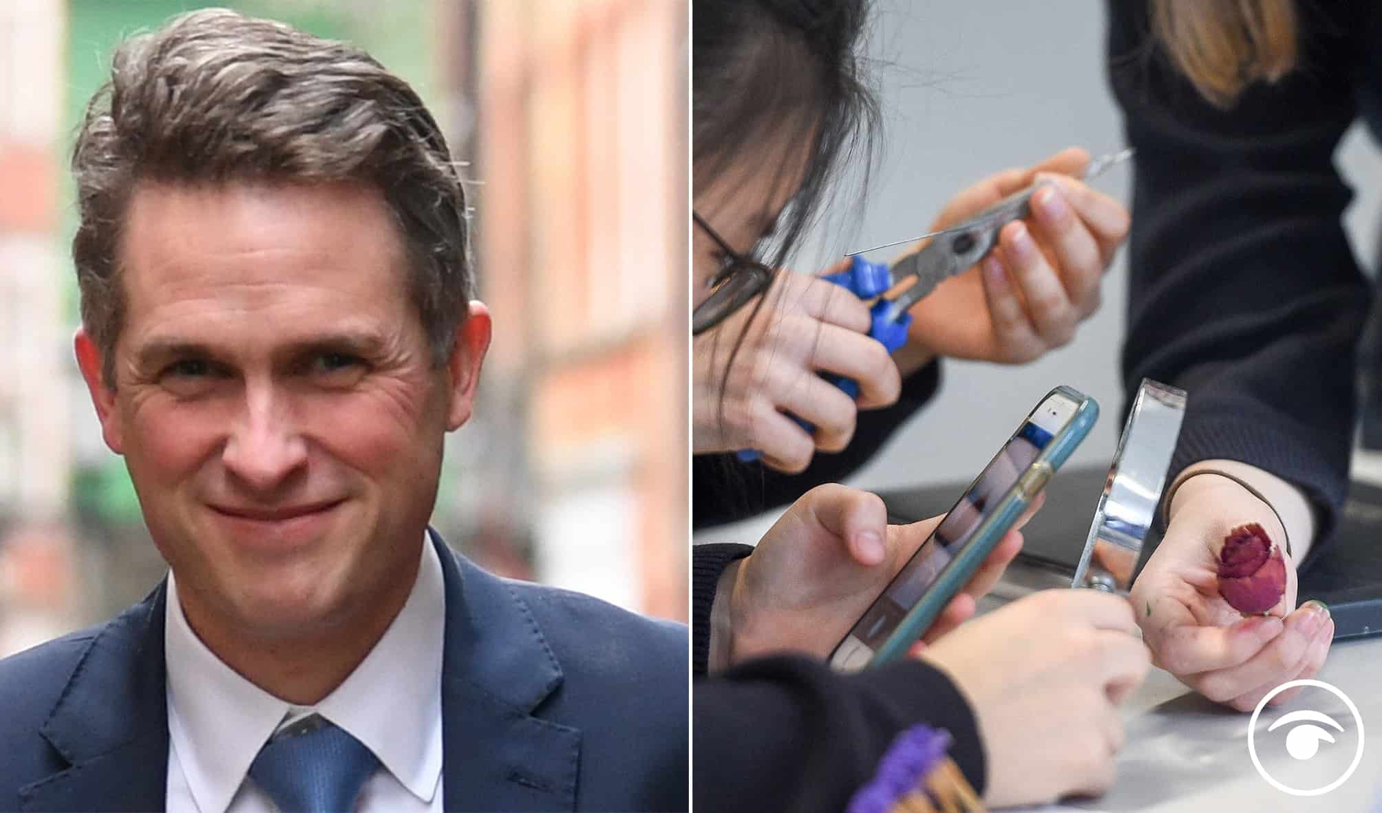 Watch: Williamson’s mobile phone ban is ‘classic distraction story from Covid crisis in schools’
