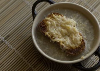 French onion soup recipe Luca Nebuloni from Milan, Italy, CC BY 2.0 , via Wikimedia Commons
