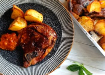 Country-Style Caramelised Pork Chops