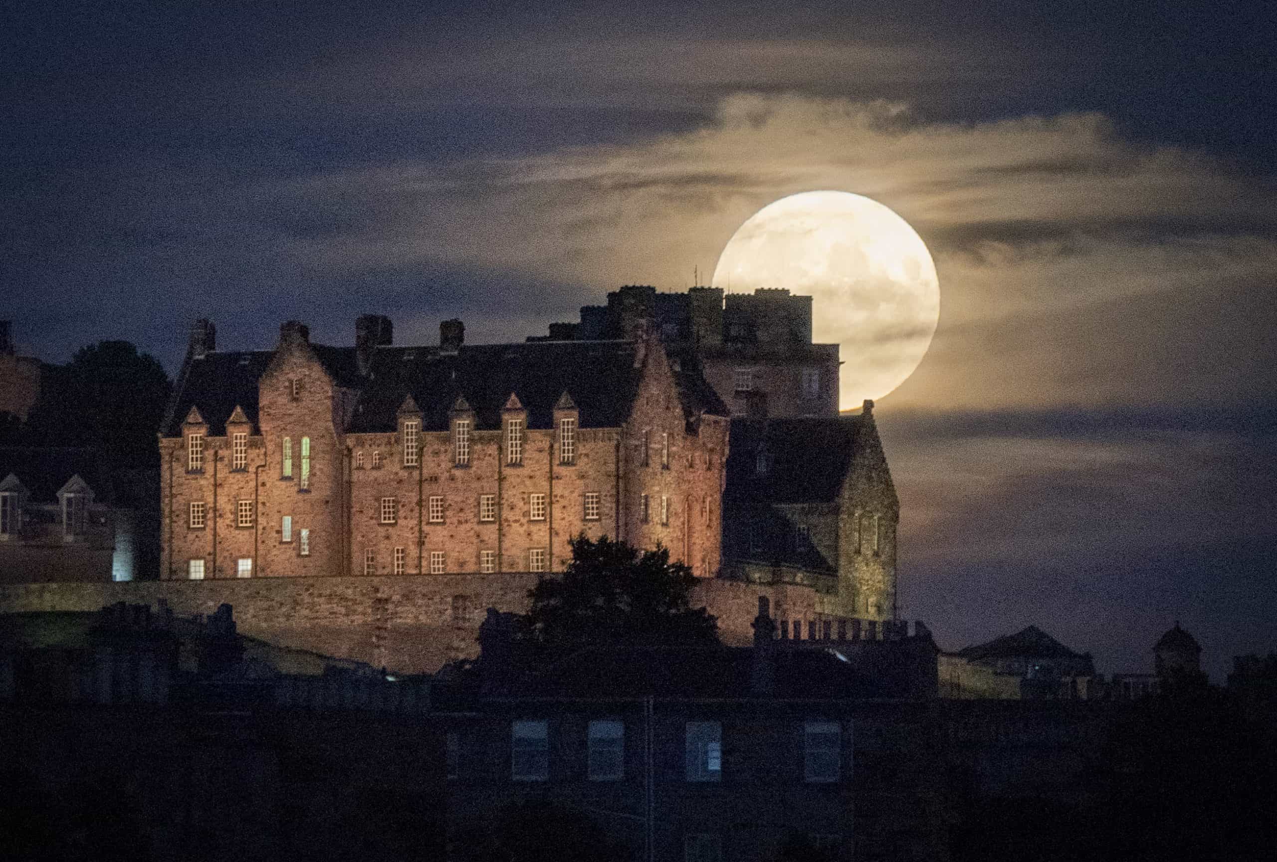 Bemusement as protesters ‘seize Edinburgh Castle’ claiming ‘satanic paedophiles’ running country