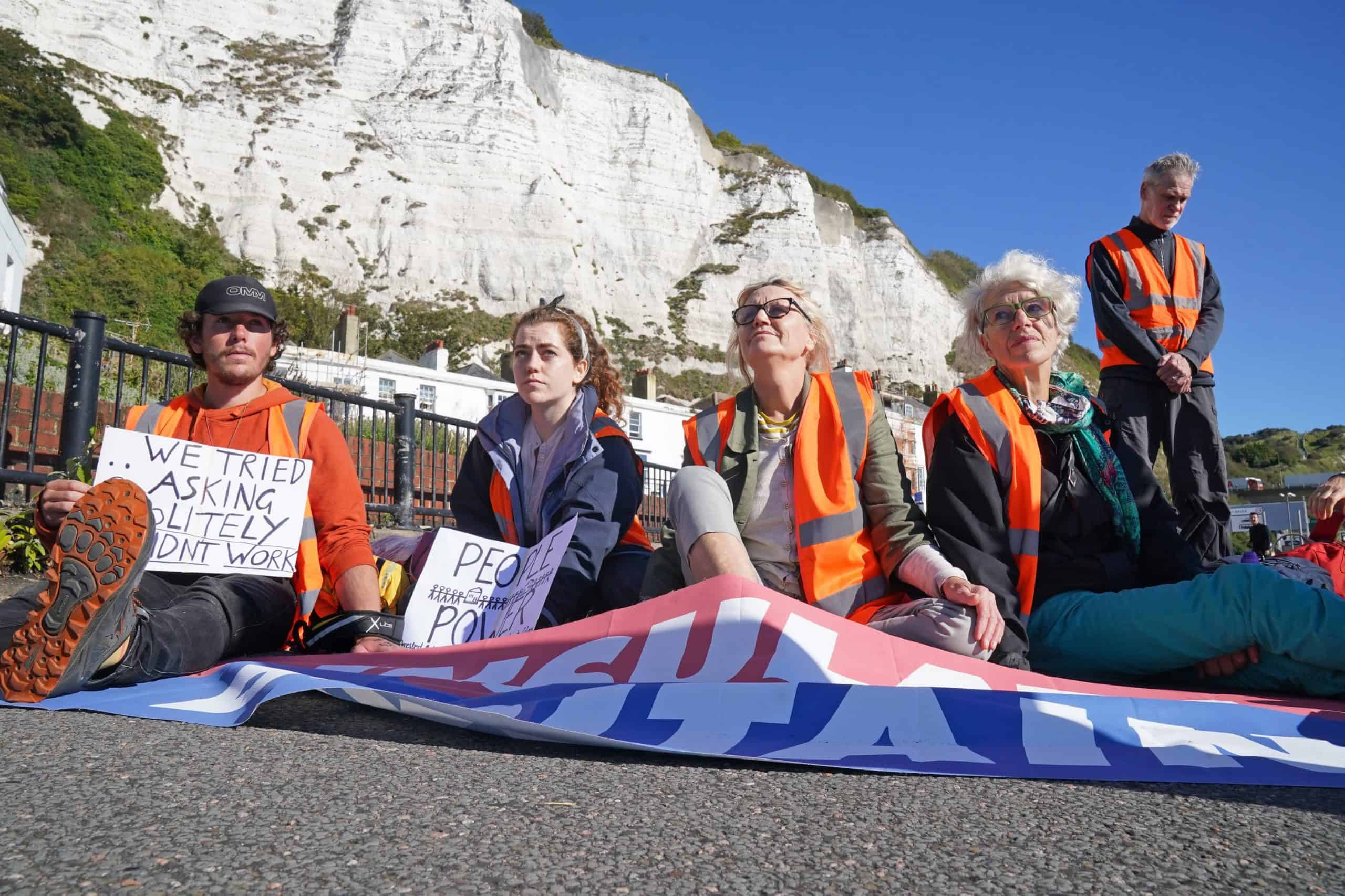 Insulate Britain blockades the Port of Dover