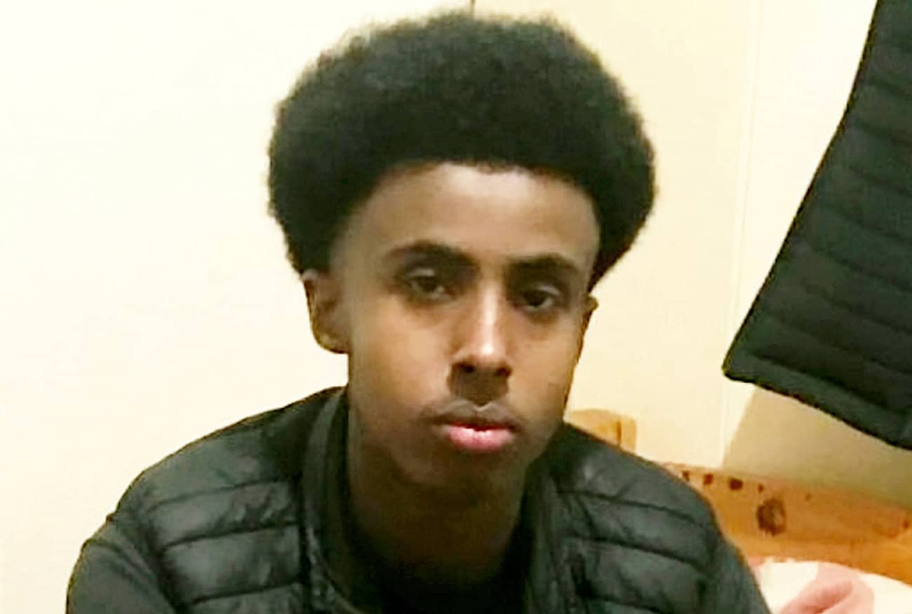 Police force apologised after relatives of murdered teen left to scrub bloodstained streets