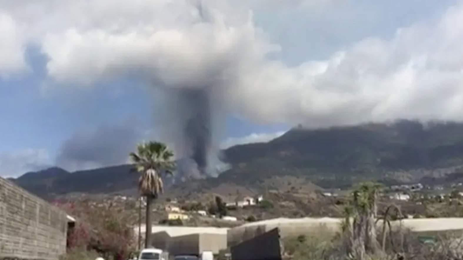 Evacuations under way as volcano on Spanish Atlantic island erupts
